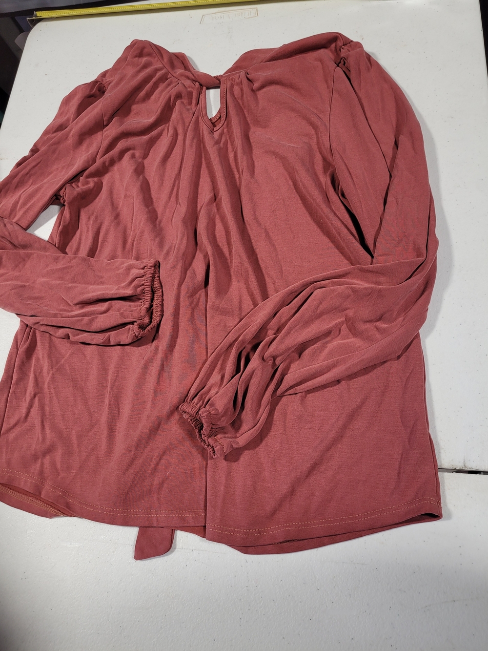 Green Envelope Long-Sleeve Keyhole Blouse in Dusty Rose
